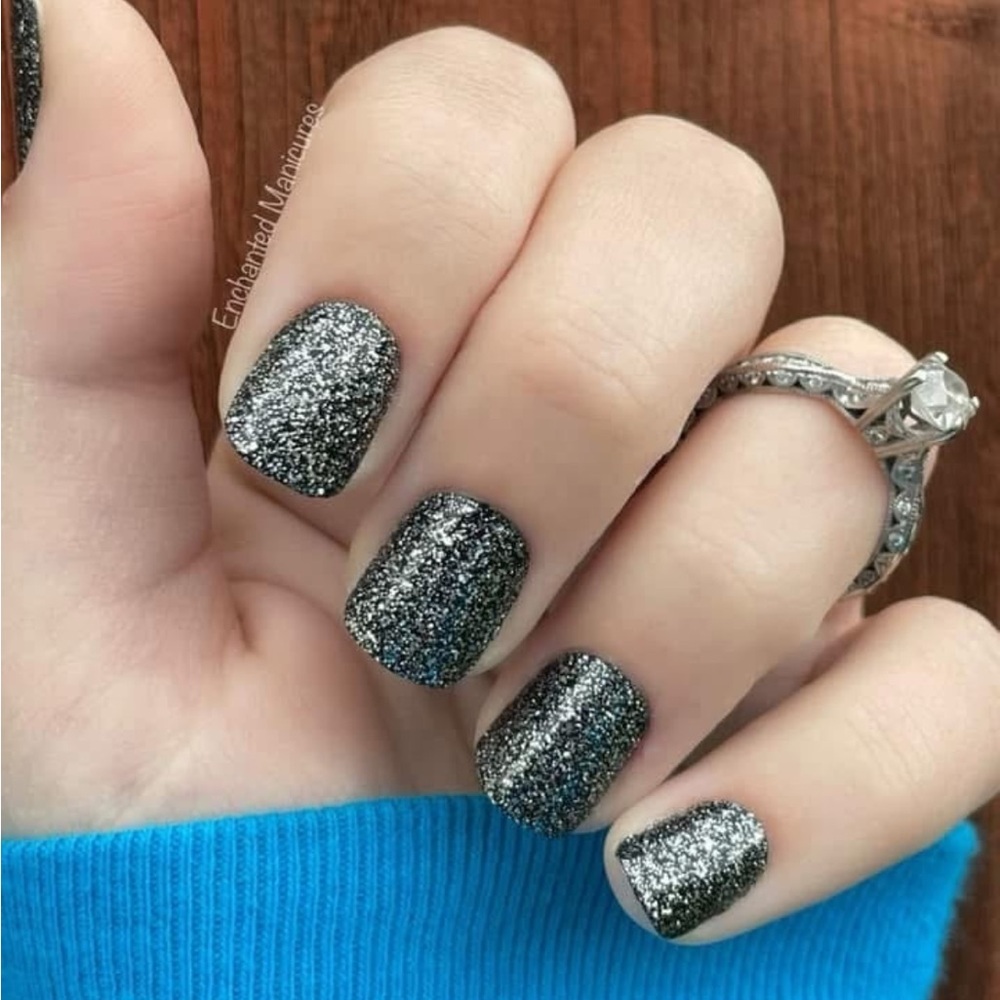 *Retired* Color Street: Mind Matters | Dark Gray Silver Glitter Winter Fall - Picture 9 of 16
